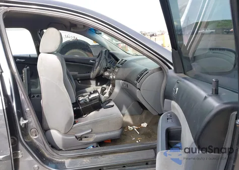 2004 Honda Accord 2.4 Lx z USA, uszkodzony, nr VIN 1HGCM563X4A165670